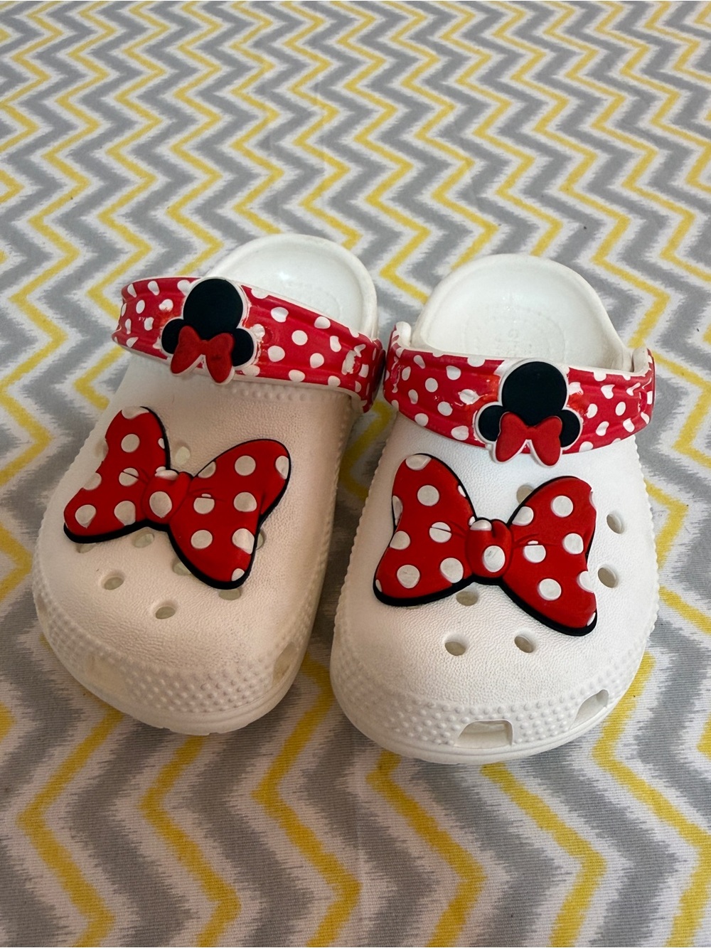 Crocs Fun Lab Disney Minnie Mouse Classic Clogs Little Girls C7